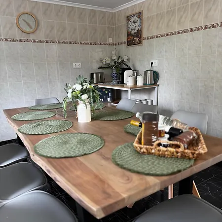 Azorean T4 -peaceful Countryside 4 Bed Close To Spots Prázdninový dům