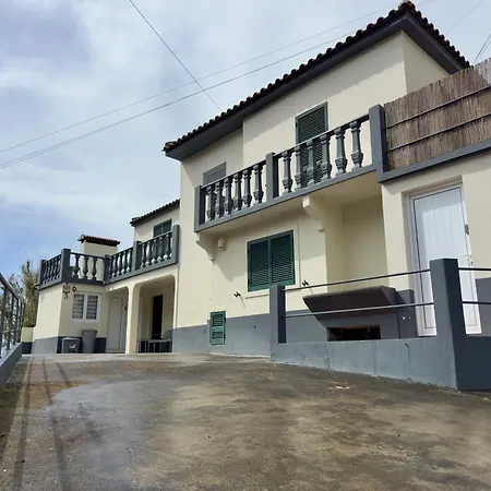 Azorean T4 -peaceful Countryside 4 Bed Close To Spots Ferienhaus Candelária
