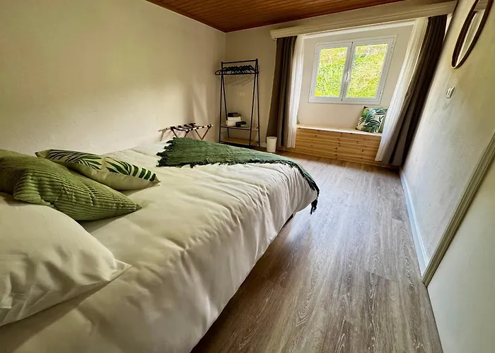 Azorean Stays T4 - 4 Bed Room Home In Sao Miguel - Close To Must-See Spots Feriehus