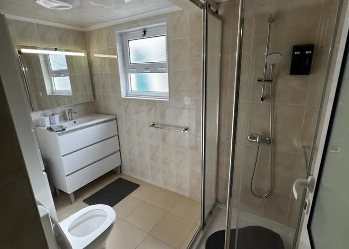 Feriehus Azorean Stays T4 - 4 Bed Room Home In Sao Miguel - Close To Must-See Spots