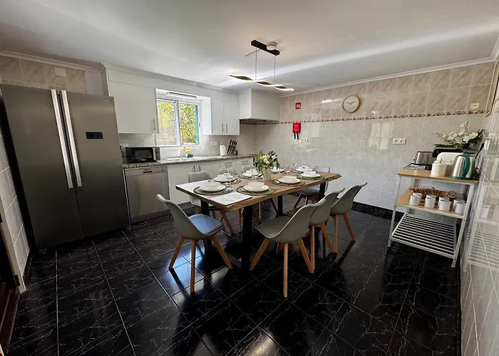 Azorean Stays T4 - 4 Bed Room Home In Sao Miguel - Close To Must-See Spots Candelária